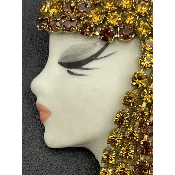 Amber Rhinestone Egyptian Flapper Lady Face Head Brooch Signed CW - Picture 5 of 7